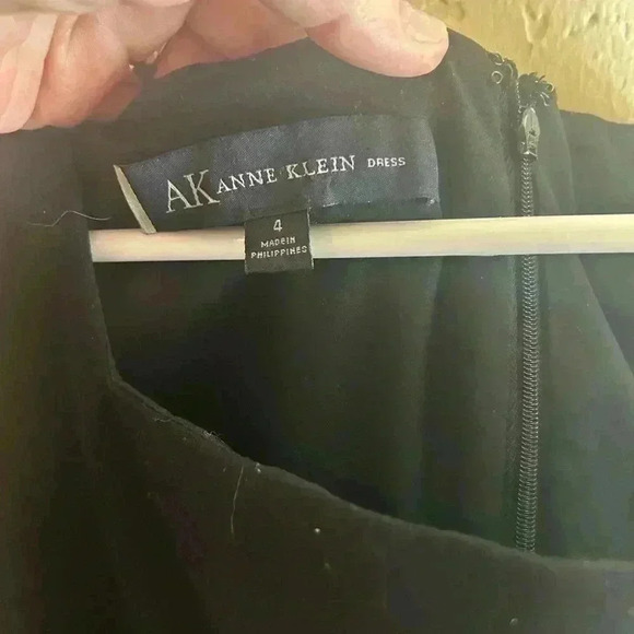 Black Anne Klein dress size 4 - Picture 3 of 3